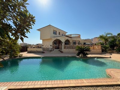 Villa en venta en Turre, Almeria