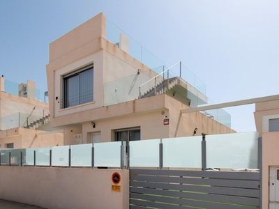 Villa for sale in Mil Palmeras, Alicante