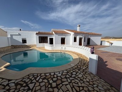 Villa te koop in Arboleas, Almeria