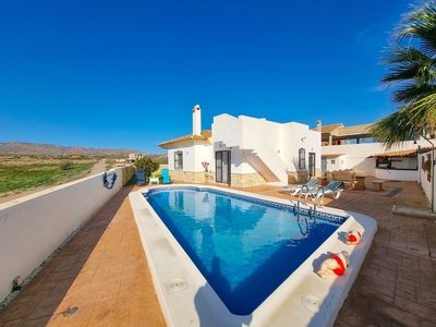 Villa te koop in Zurgena, Almeria